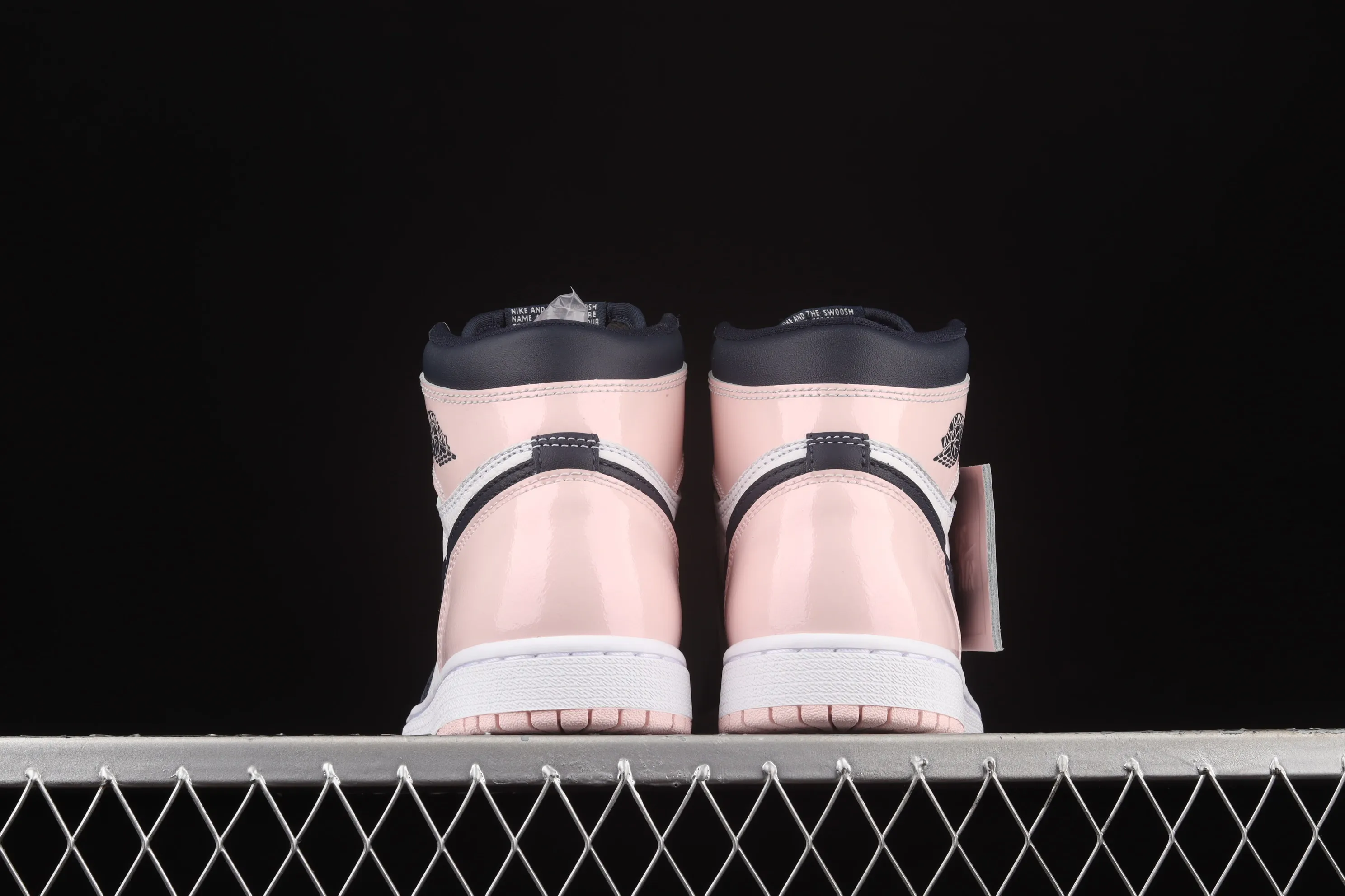 All Categories Air Jordan Jordan Series Basketball Shoes Air Jordan 1 High Pure Original Version Air Jordan 1 High OG Atmosphere AJ1 Joe 1 Bubble Gum High Top Basketball Shoes DD9335-641